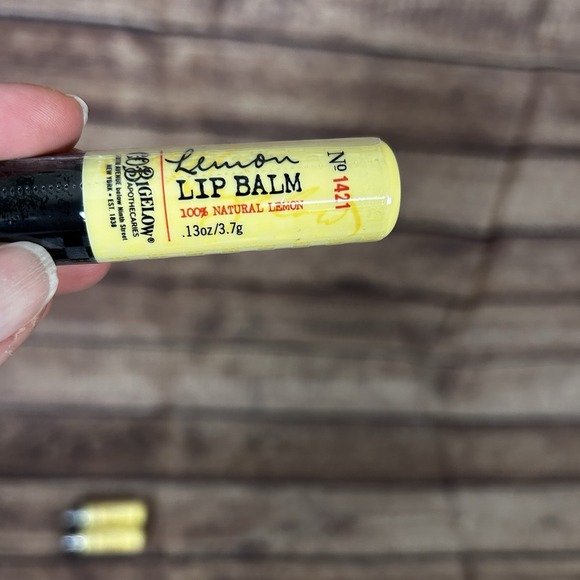 Bath & Body Works C.O. Bigelow Lemon Lip Balm No.1421 3 Pack 0.14oz - Picture 2 of 3
